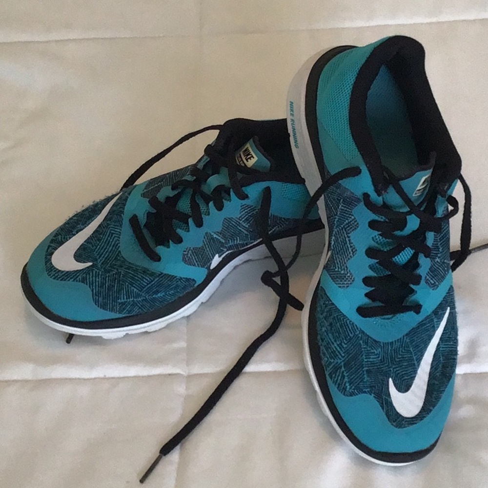 Nike Teal and Black Running Shoes
